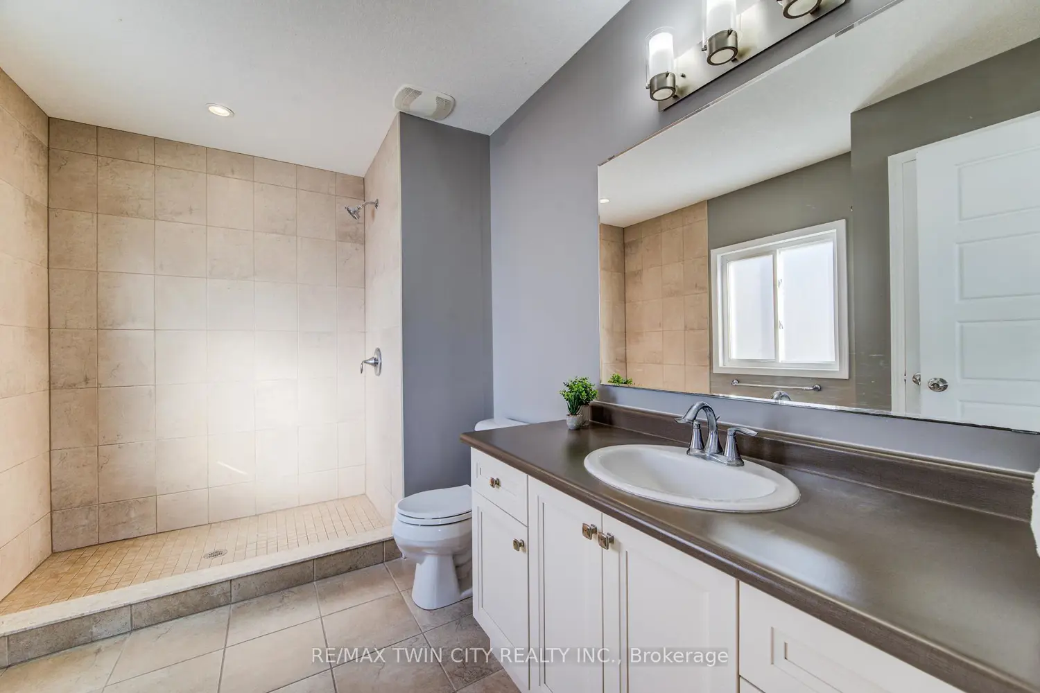 Additional image 12 of 55 Upper Mercer Street