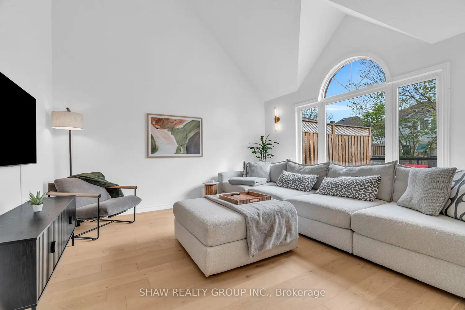 9 Gaw Crescent photo 4