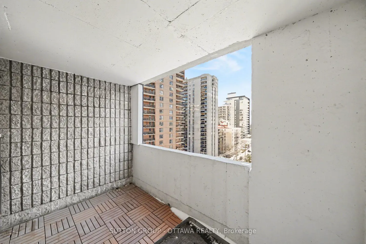 Additional image 16 of 200 Bay Street 1004