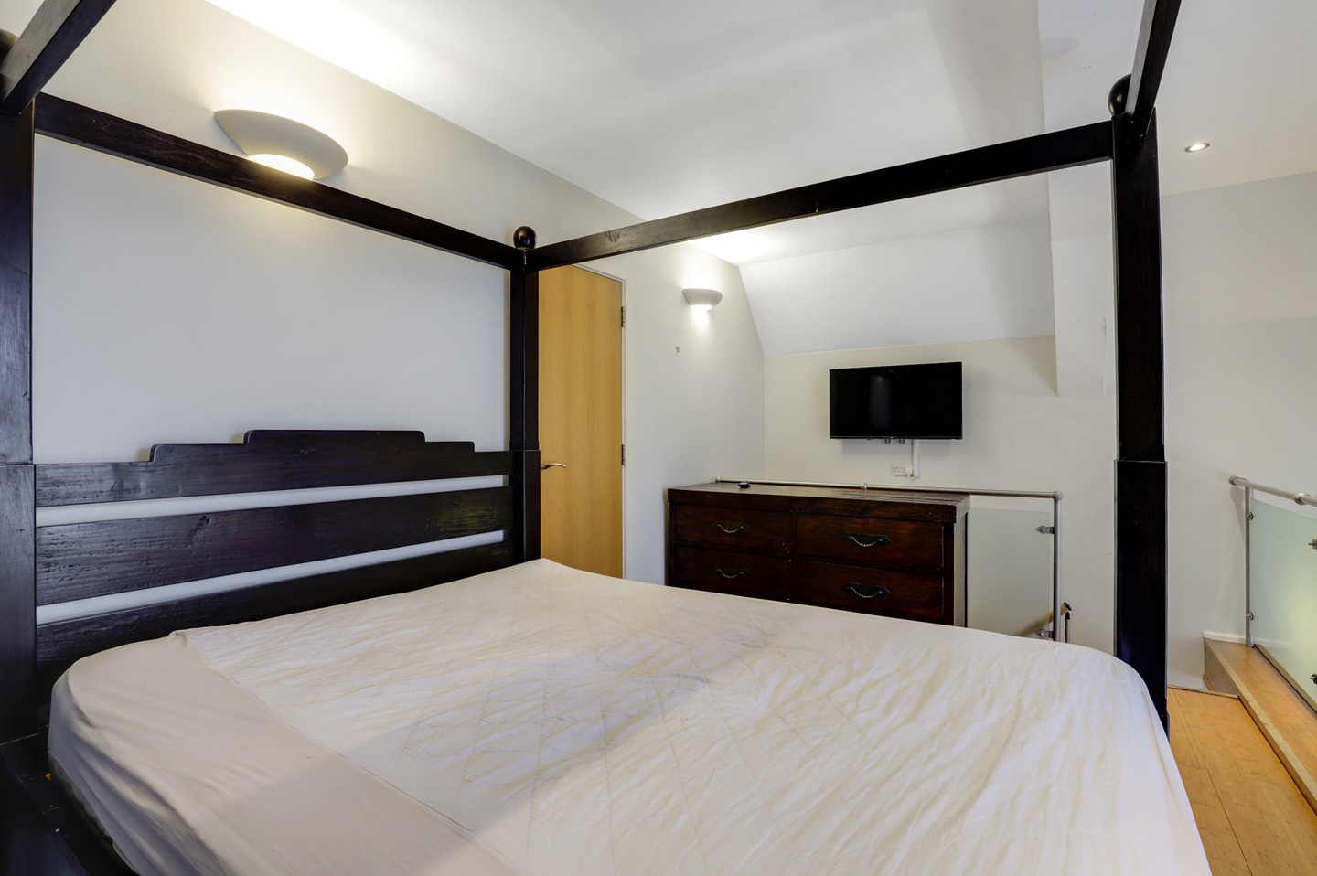 Additional image 4 of 2 Bed Flat, Reed Place, SW4, N1 7GU