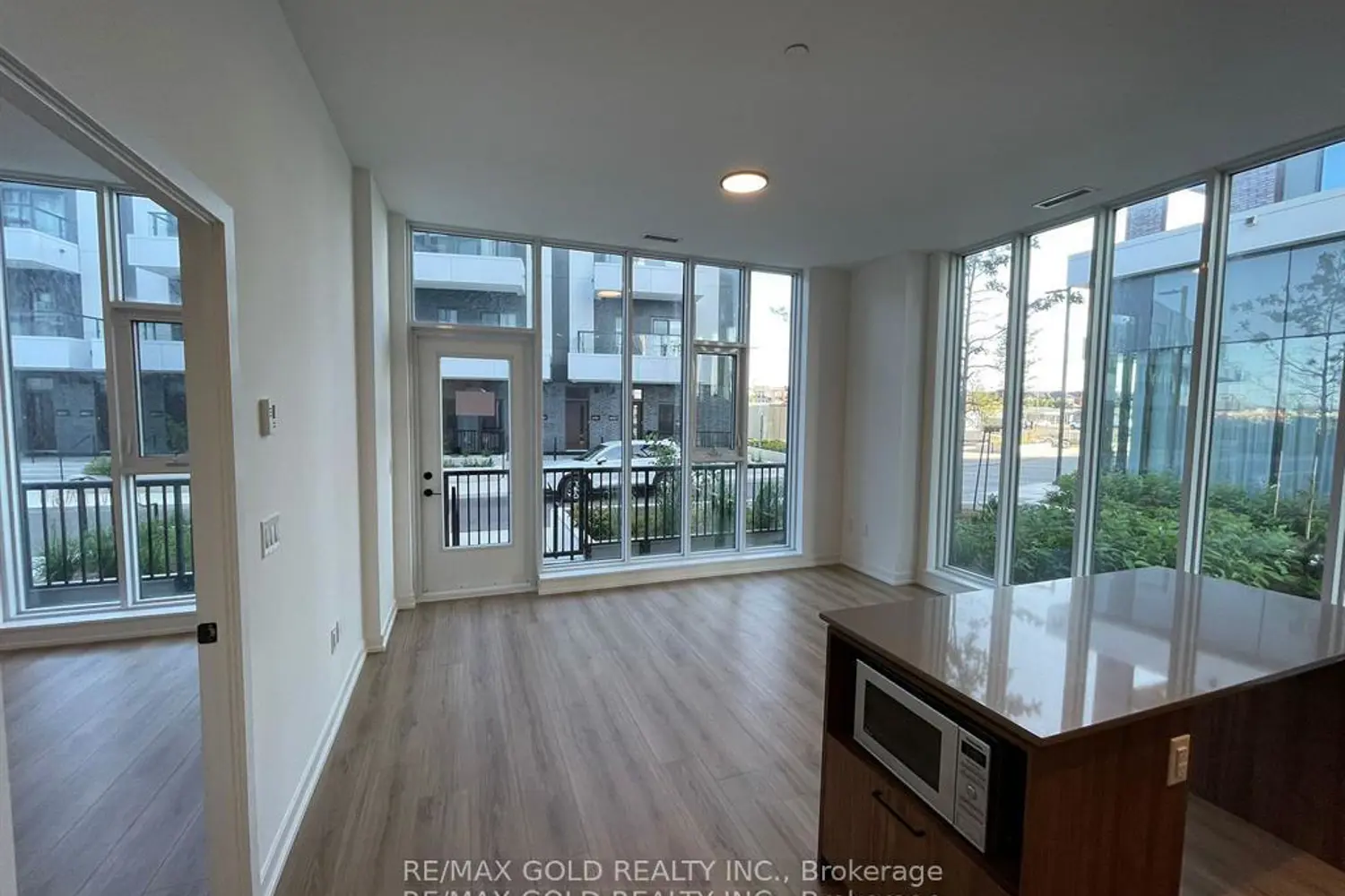 Additional image 4 of 10 Lagerfeld Drive 104