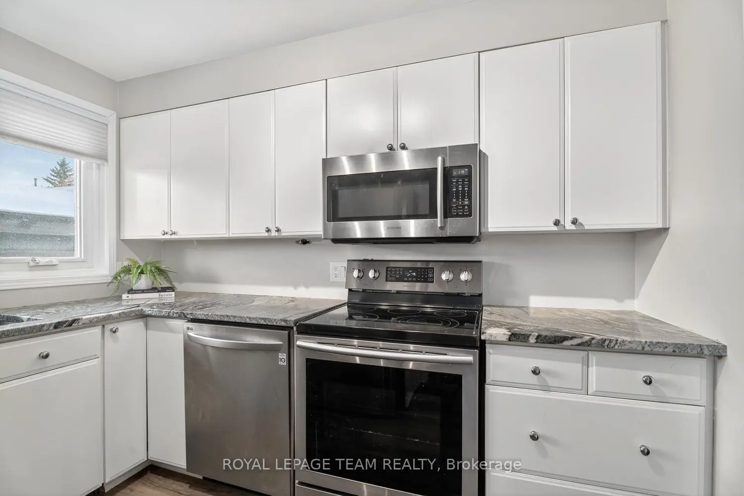 Additional image 2 of 290 Cathcart Street 10