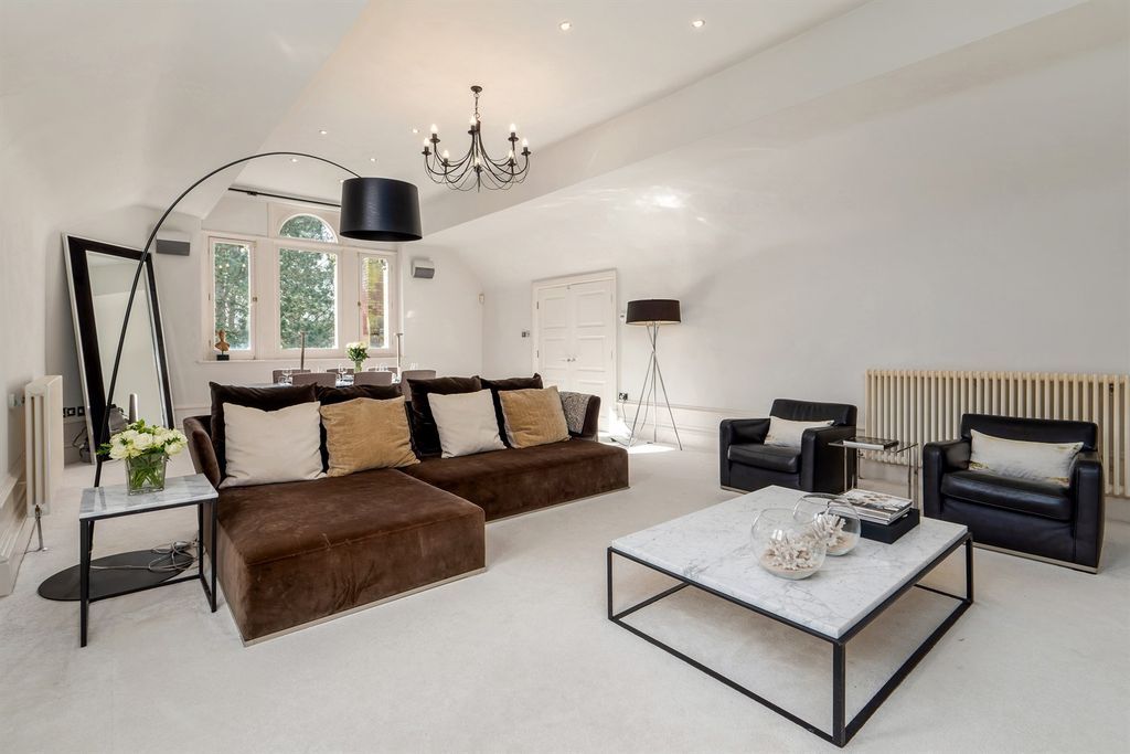 Additional image 3 of 3 bed flat for saleOakwood House, Beechfield Road, Alderley Edge SK9