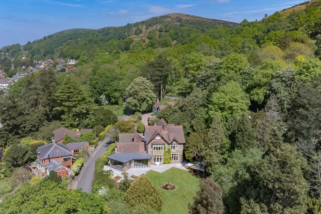5 bed detached house for saleHarcourt Road, Malvern, Worcestershire. WR14