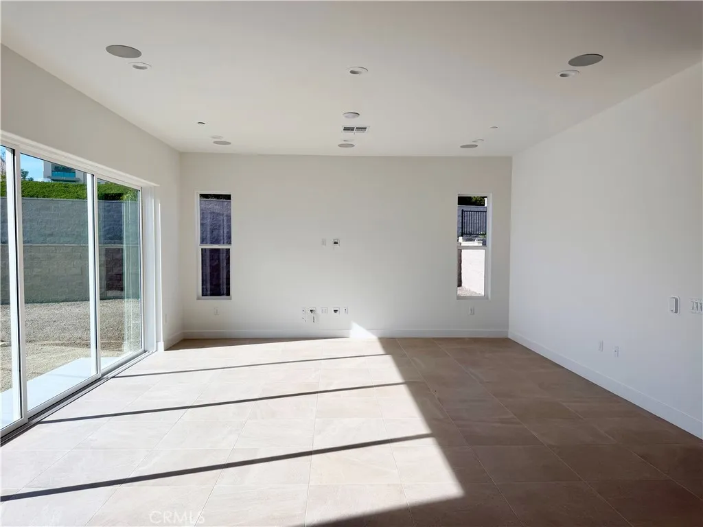 Additional image 10 of 101 Chapman, Lake Forest, CA 92630