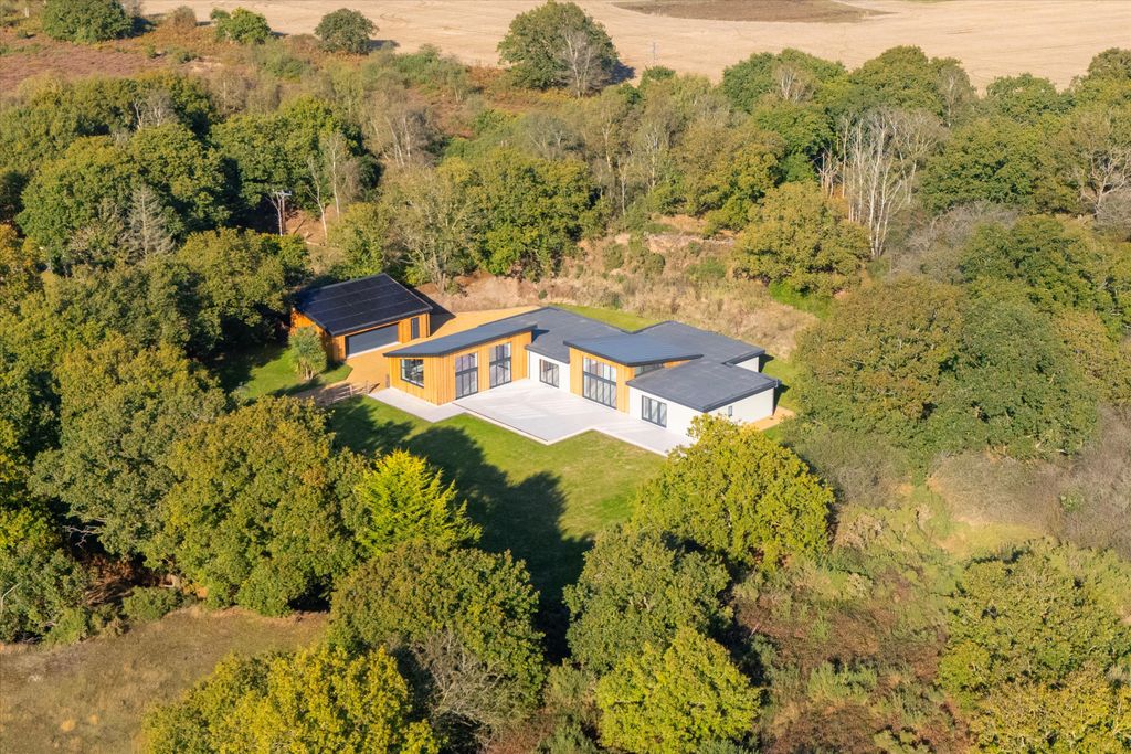 4 bed detached house for saleBakers Lane, Westleton, Saxmundham, Suffolk IP17