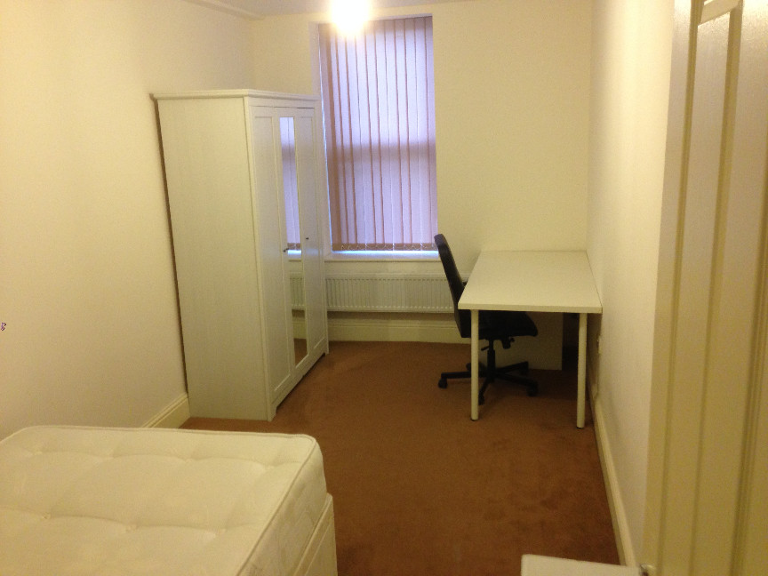 Additional image 3 of 3 Bed Flat, Hyde Terrace, LS2, N1 7GU