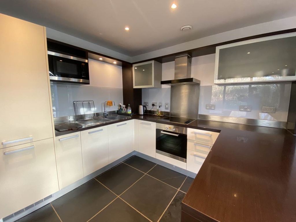 Additional image 2 of 2 bed flat for saleThe Oak Building, Kingfisher Way CB2