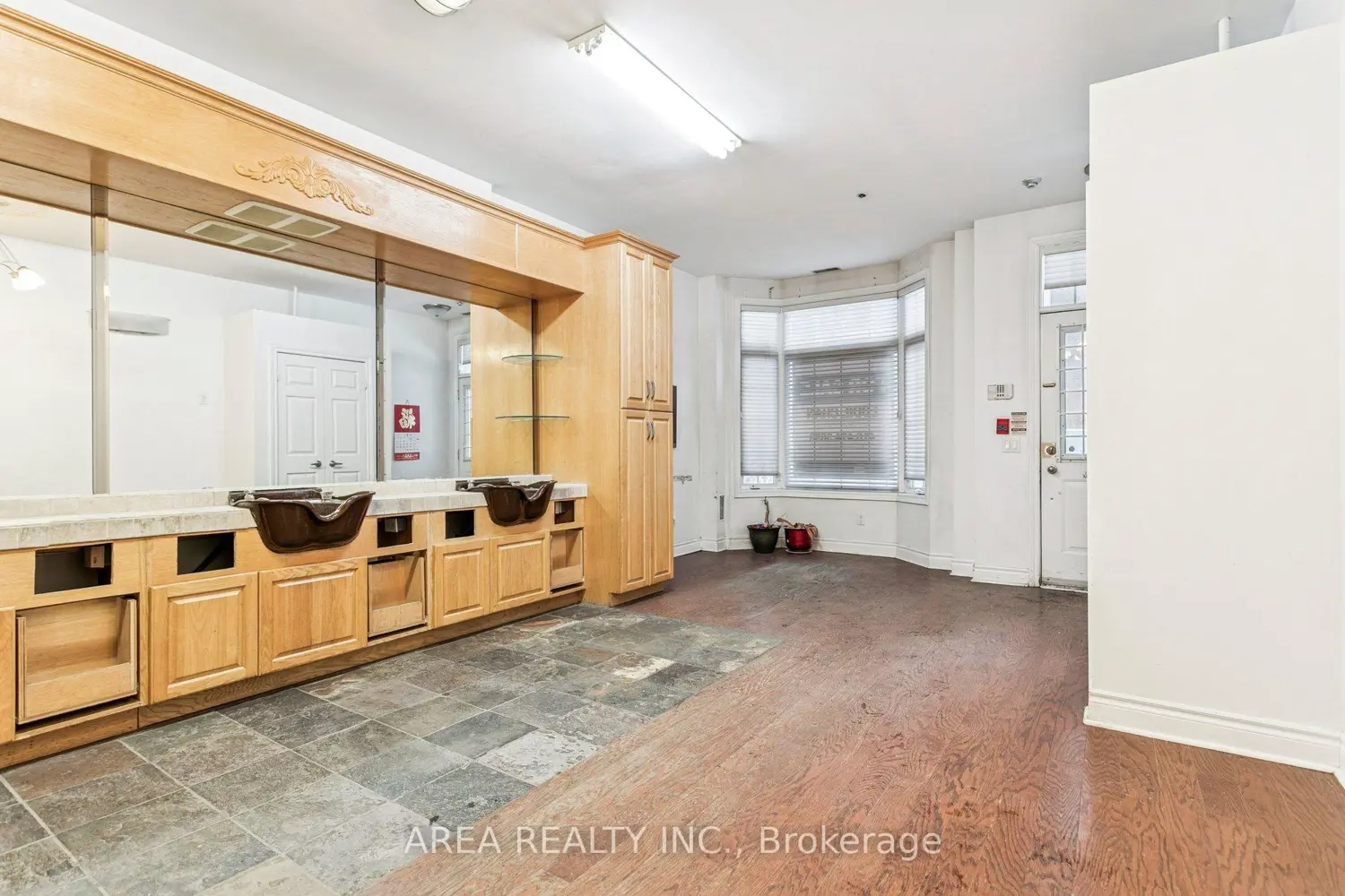 Additional image 6 of 99 Mccaul Street 99