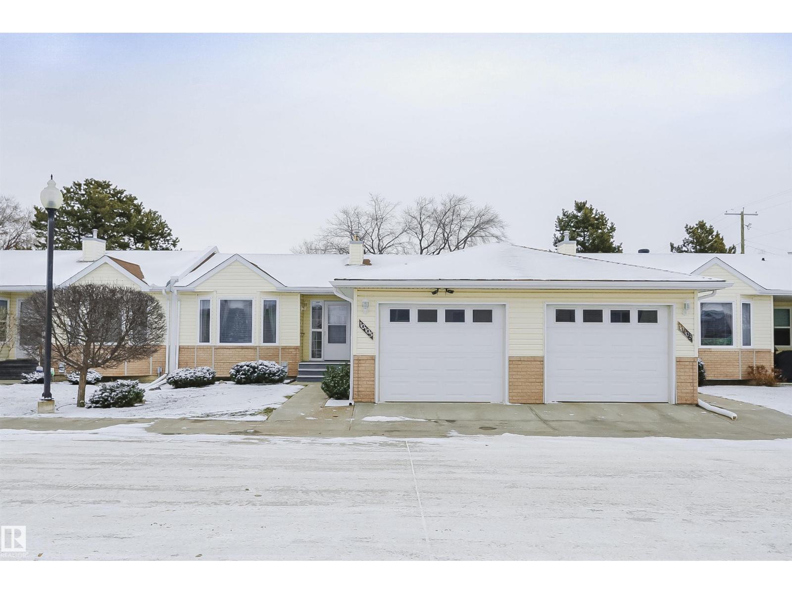 10105 105 Street, Morinville, AB, T8R1V8