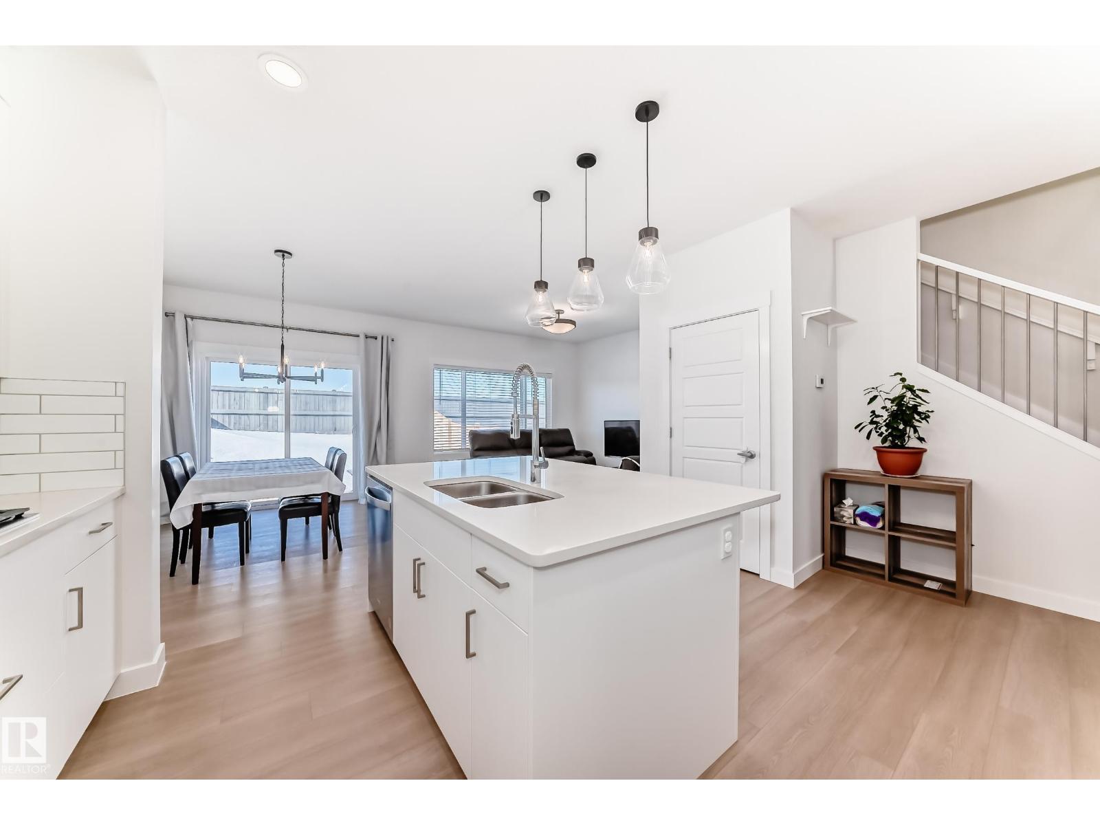 Additional image 5 of 17532 49 Street NW, Edmonton, AB, T5Y4C6