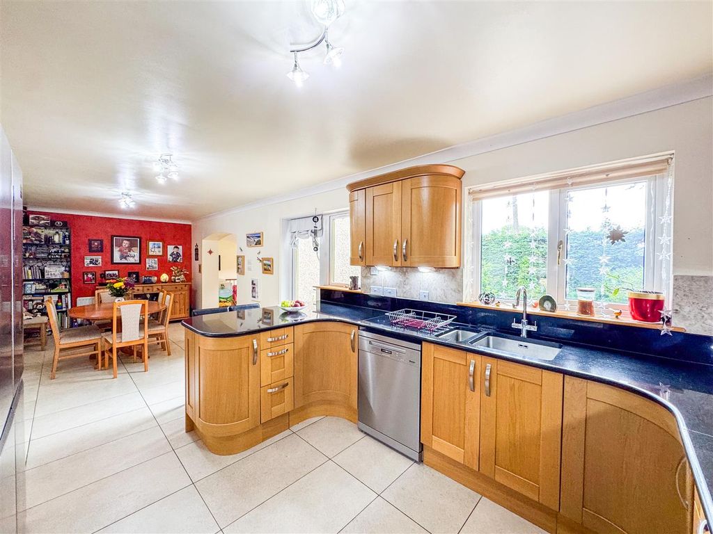 Additional image 6 of 6 bed detached house for saleBaird Gardens, Strathaven ML10