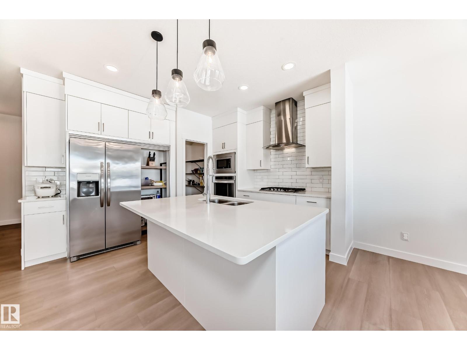 Additional image 4 of 17532 49 Street NW, Edmonton, AB, T5Y4C6