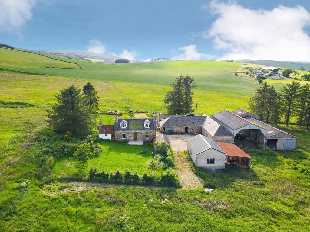 4 bed farm for saleWestside Of Edingarioch, Premnay. AB52