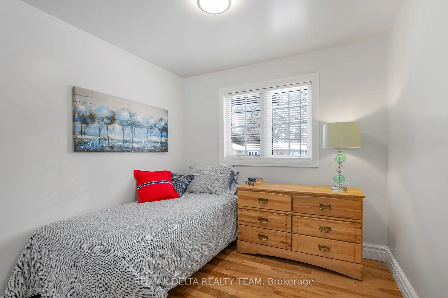 Additional image 4 of 261 Agathe Street