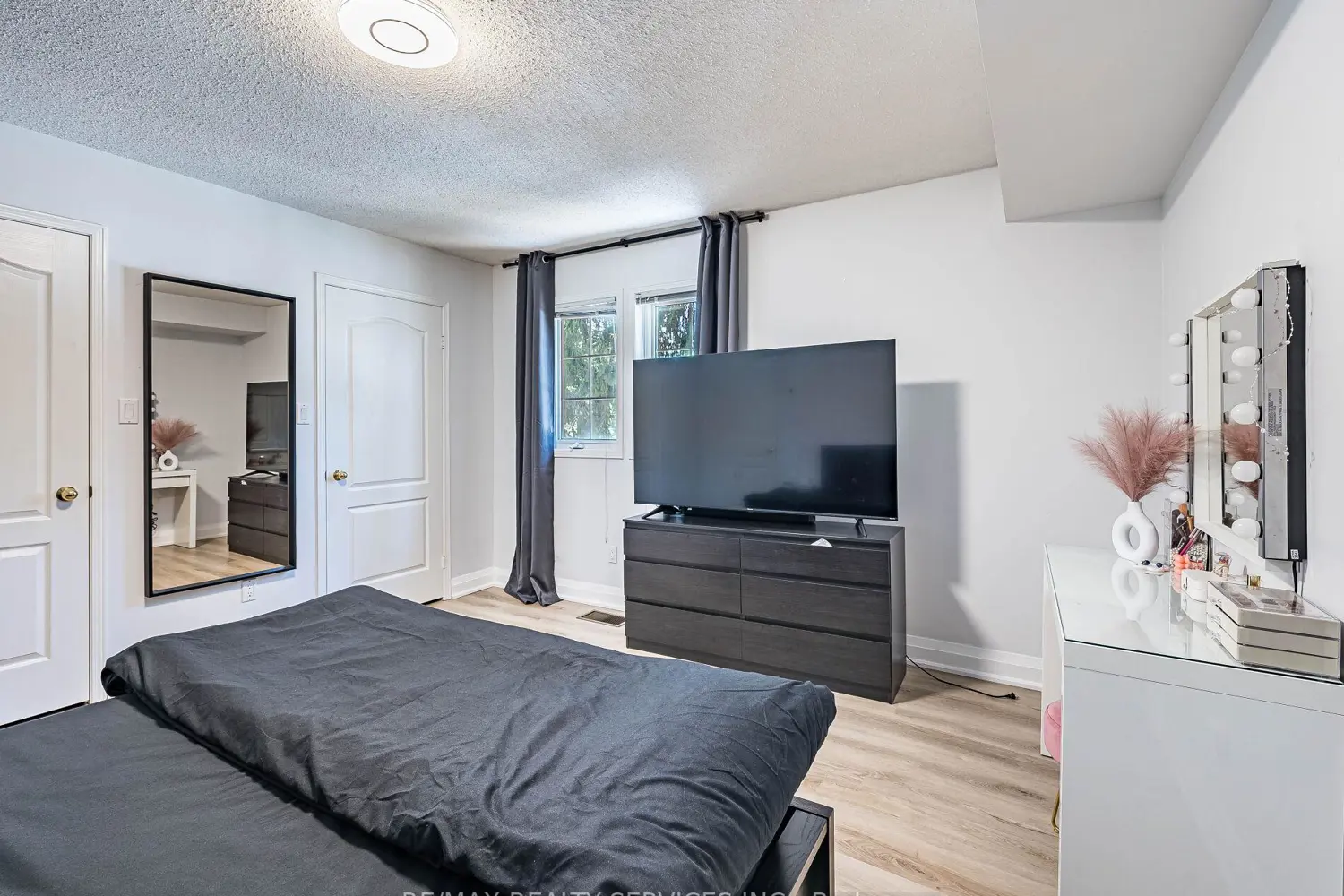 Additional image 8 of 1995 Royal Road 136