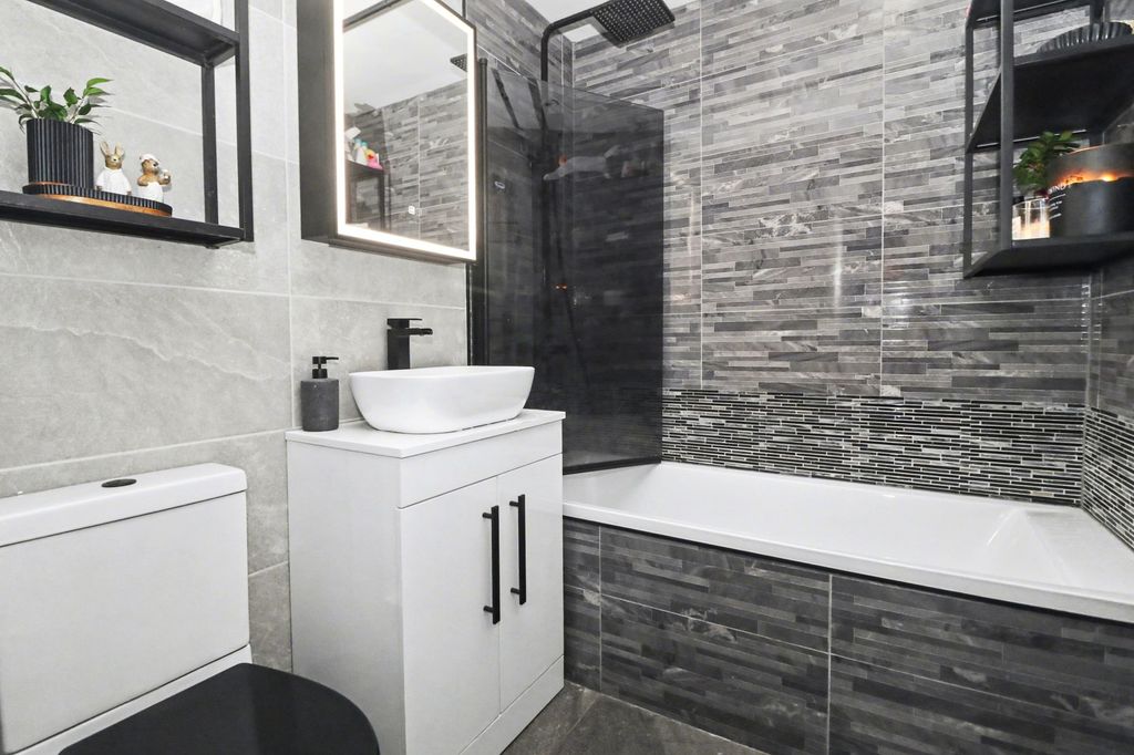 Additional image 13 of 2 bed terraced house for saleAmbleside, Botley SO30