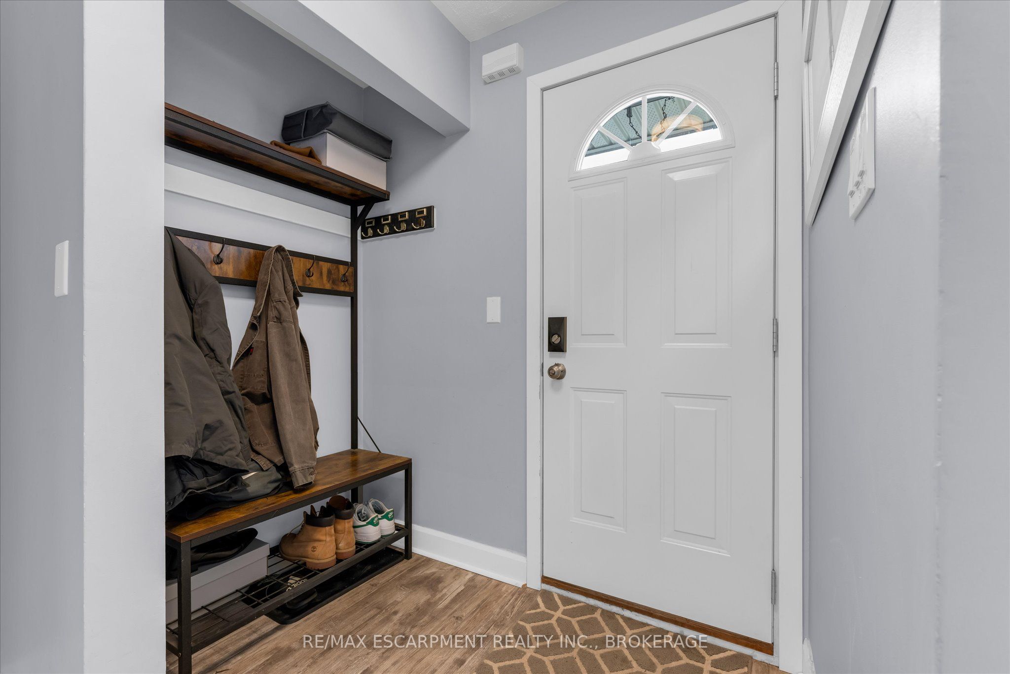 Additional image 4 of 301-5 Viking Court, Grimsby, ON, L3M 3T8
