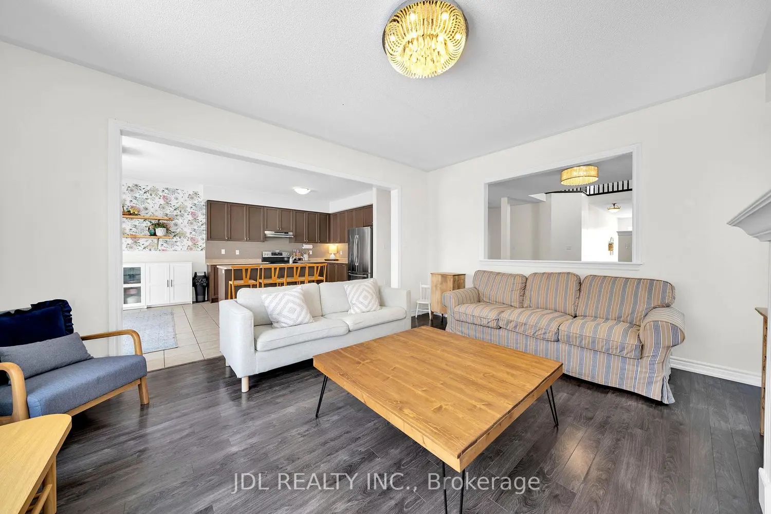 Additional image 7 of 376 Miller Park Avenue