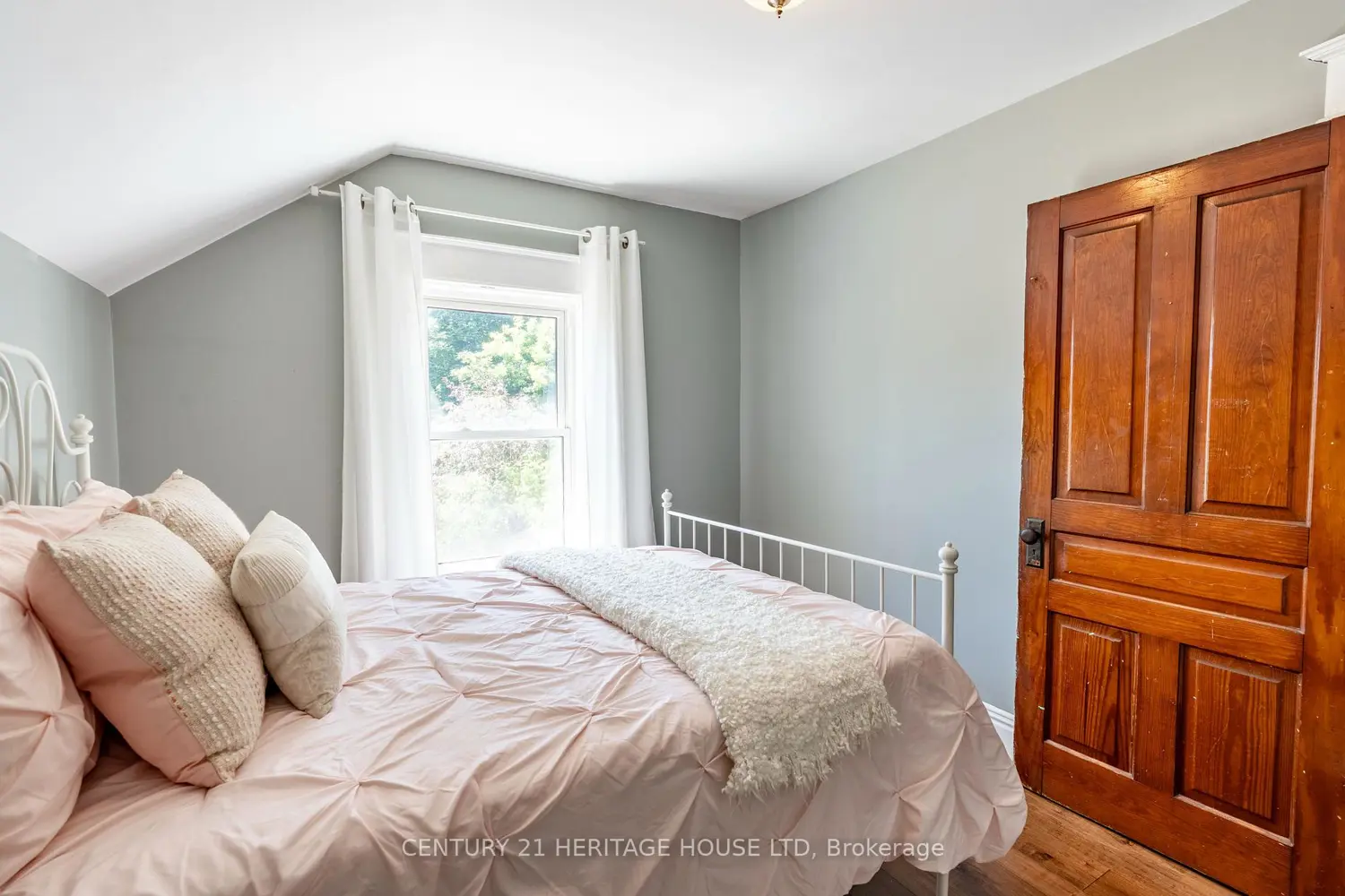 Additional image 8 of 562 Laurel Street