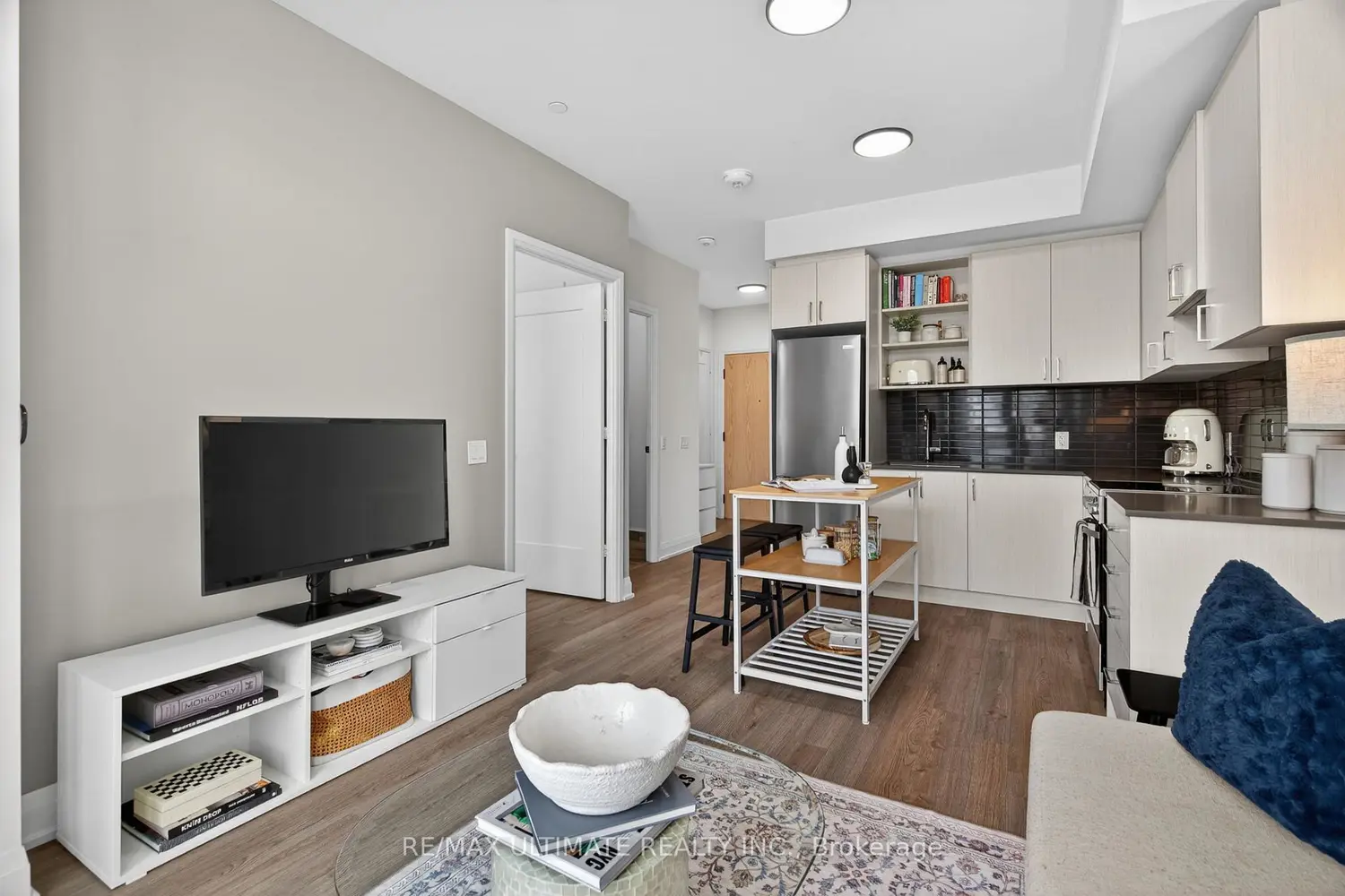 Additional image 3 of 50 George Butchart Drive 106