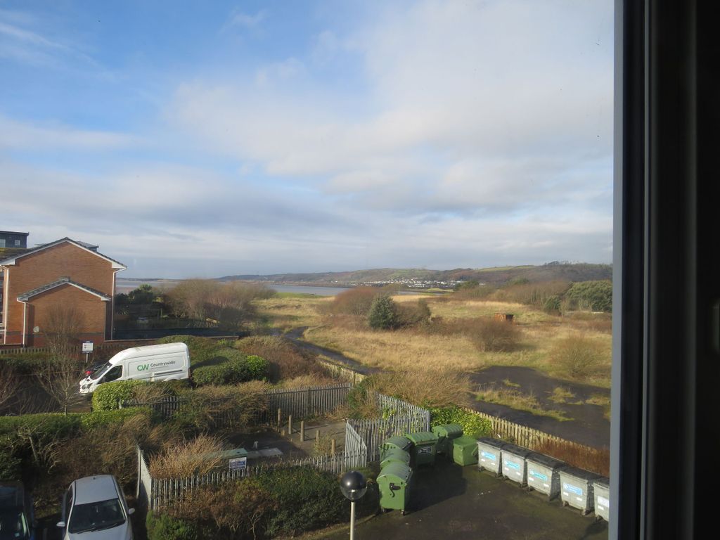 Additional image 13 of 3 bed flat for saleFlat, Cwrt Westfa, Pentre Doc Y Gogledd, Llanelli SA15