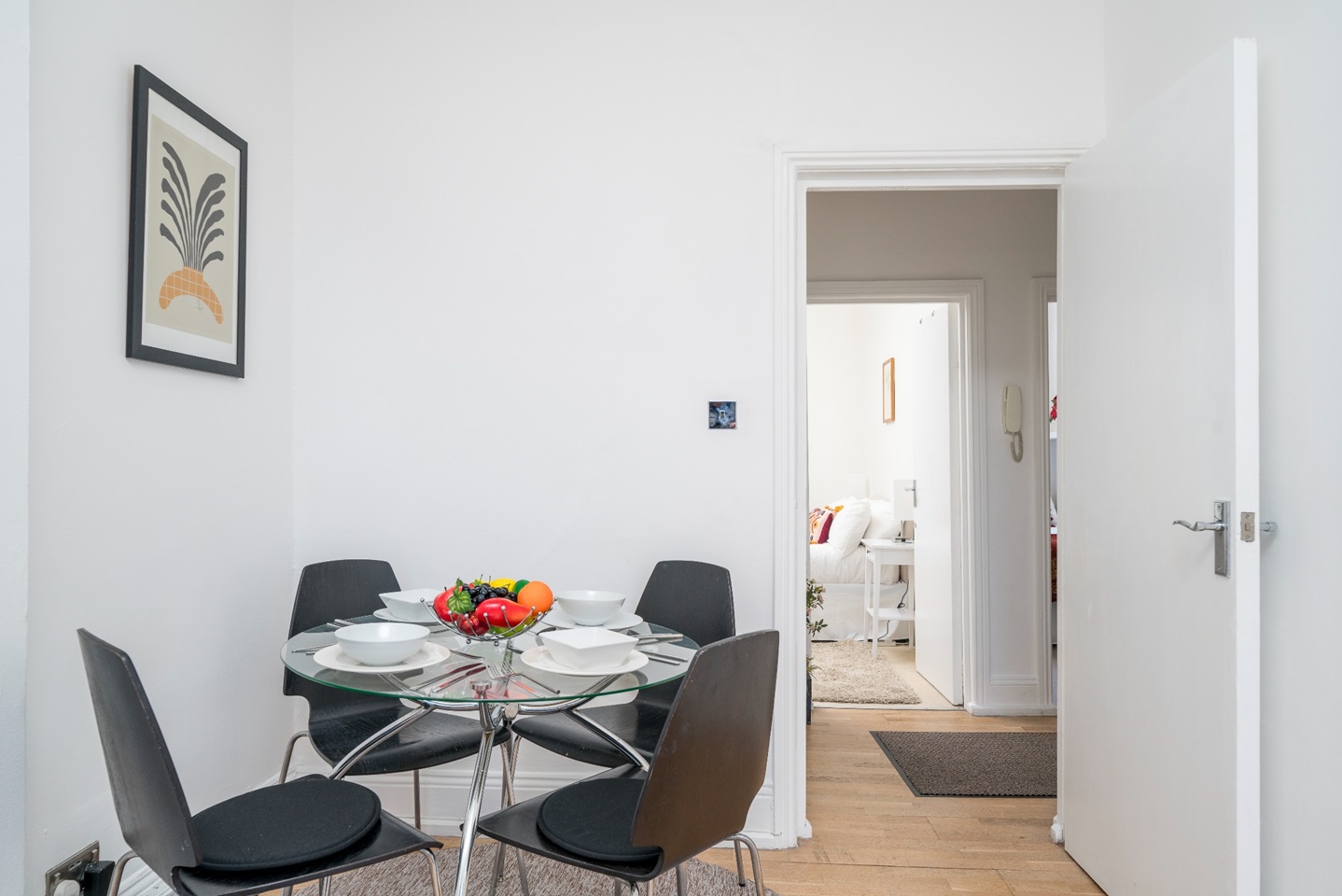 Additional image 3 of 2 Bed Flat, Warwick Road, SW5, N1 7GU