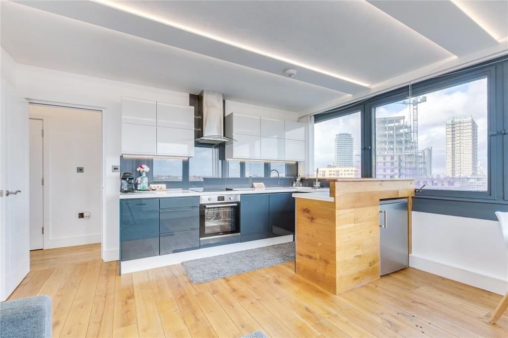 Additional image 3 of 3 Bed Flat, Penge House, SW11, N1 7GU