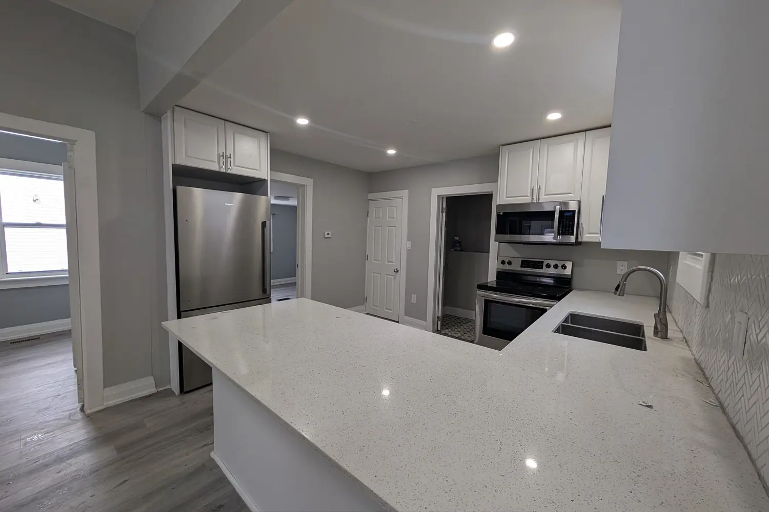 Additional image 5 of 266 Beach Road