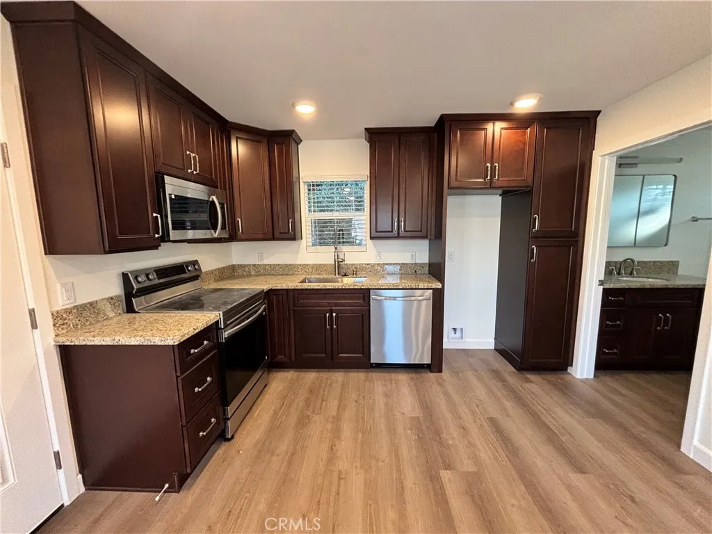 Additional image 2 of 520 W Route 66 Unit B, Glendora, CA 91740