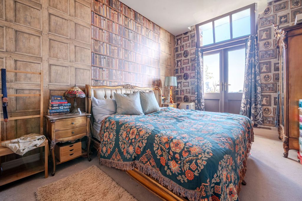 Additional image 15 of 2 bed flat for saleKings Drive, Midhurst GU29