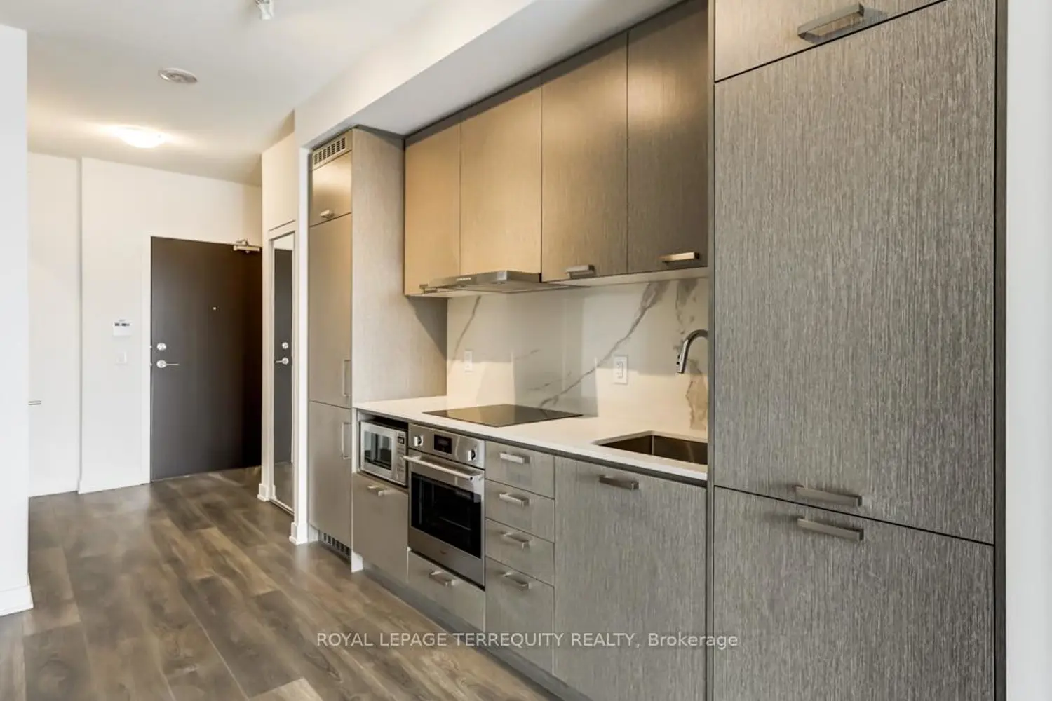 Additional image 7 of 38 Honeycrisp Crescent 607