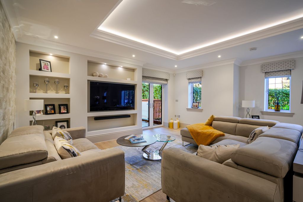 Additional image 2 of 3 bed flat for saleBirchcroft, Ascot SL5