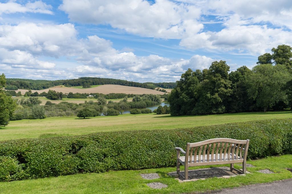Additional image 16 of 3 bed flat for saleMissenden Road, Amersham, Buckinghamshire HP7