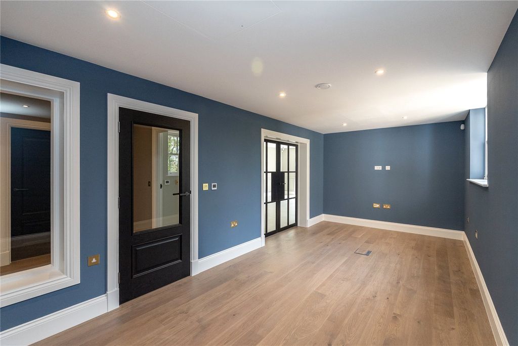 Additional image 21 of 2 bed flat for saleLeigh Court Close, Cobham KT11