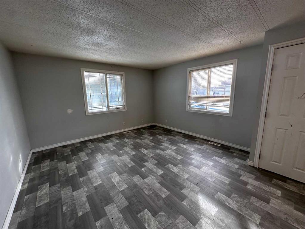 Additional image 5 of 8-5103 61 Avenue, Olds, AB, T4H1E6