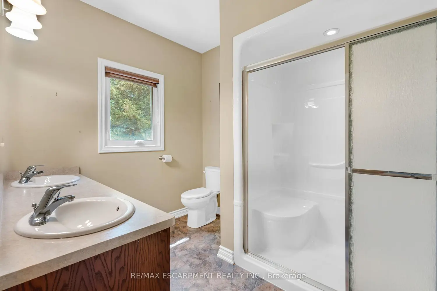 Additional image 8 of 28 Maplewood Court