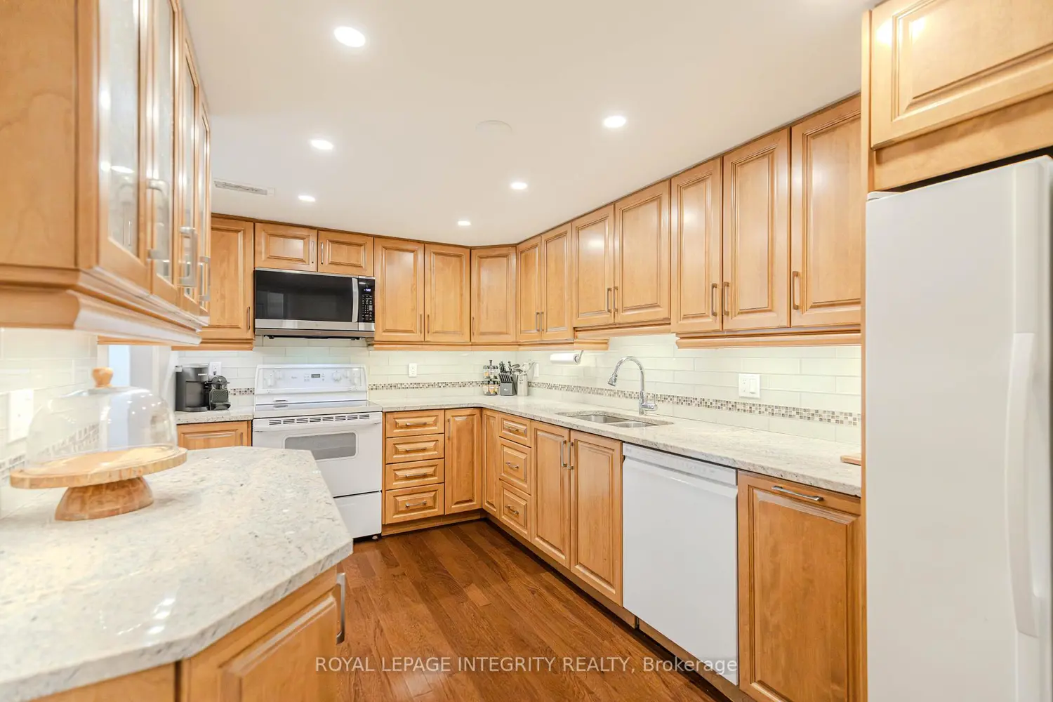 Additional image 18 of 3099 Carling Avenue 203