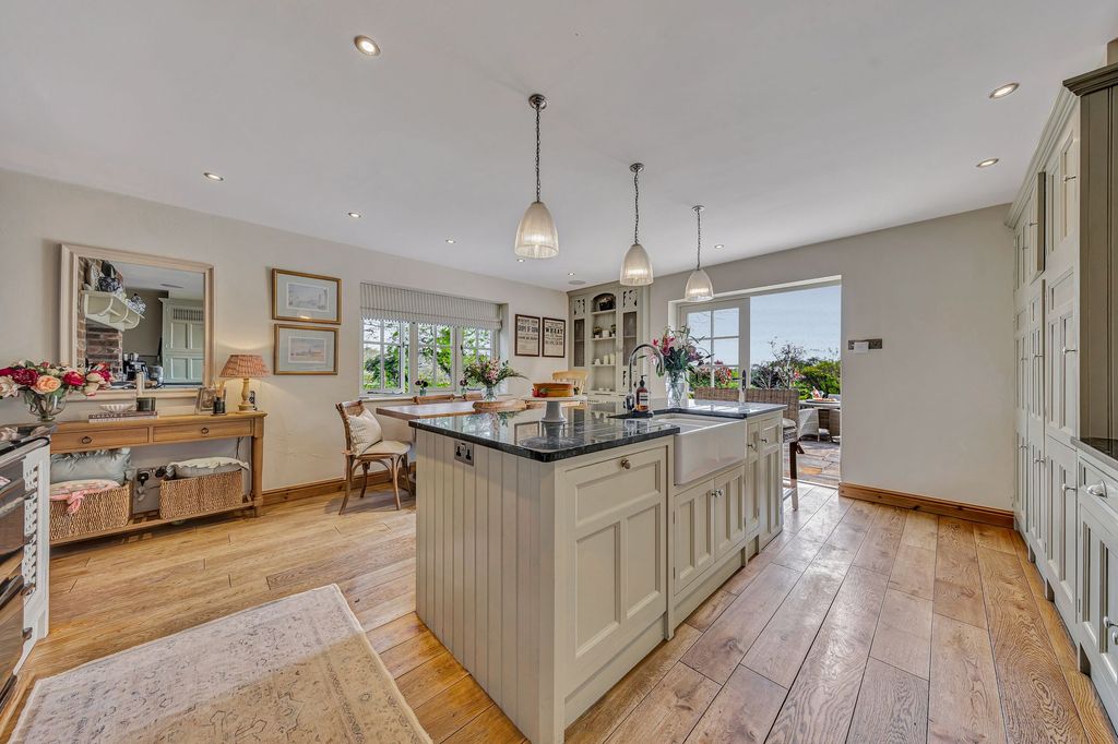 Additional image 5 of 5 bed detached house for saleSaleway, Worcestershire WR9