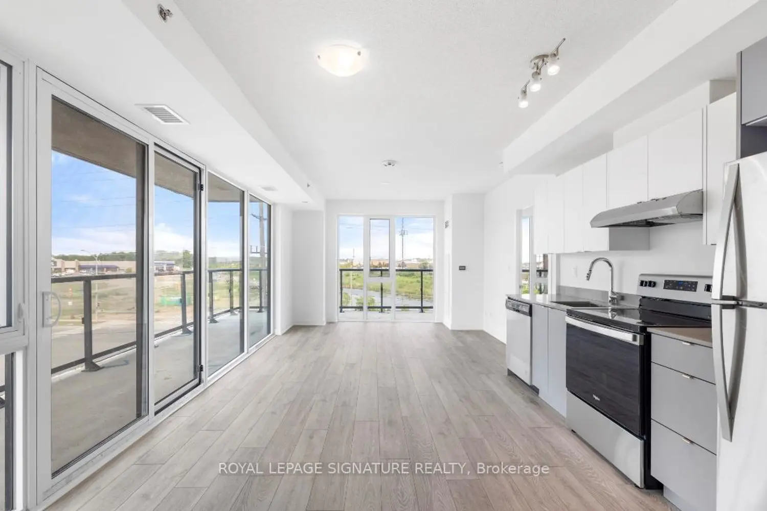 Additional image 11 of 3200 Dakota Common B404