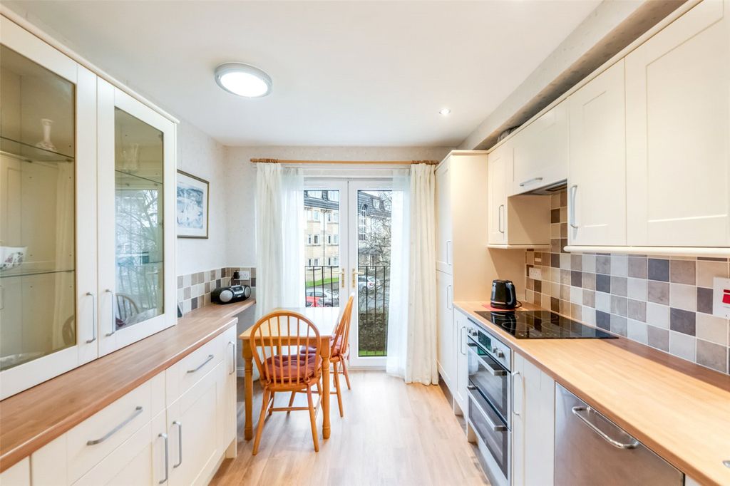 Additional image 8 of 2 bed flat for saleBeechwood Gardens, The Garden Wing, Stirling FK8