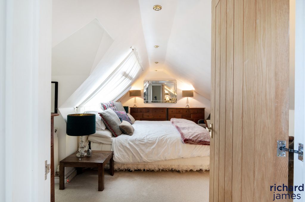 Additional image 7 of 4 bed terraced house for saleMoormead Road, Wroughton, Swindon SN4
