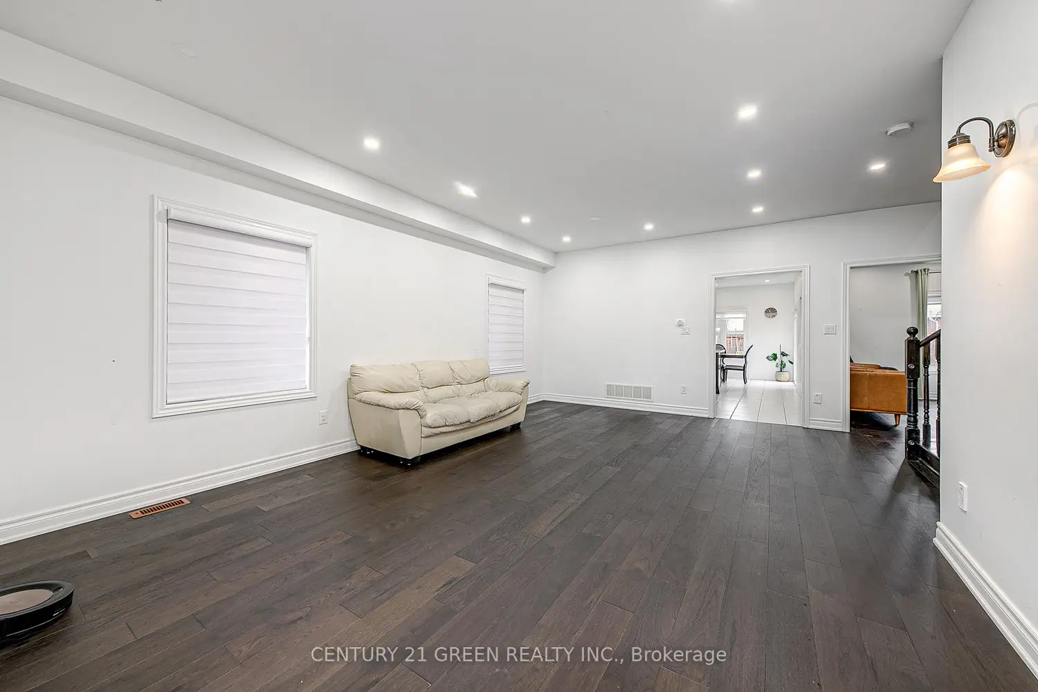185 Shephard Avenue photo 3