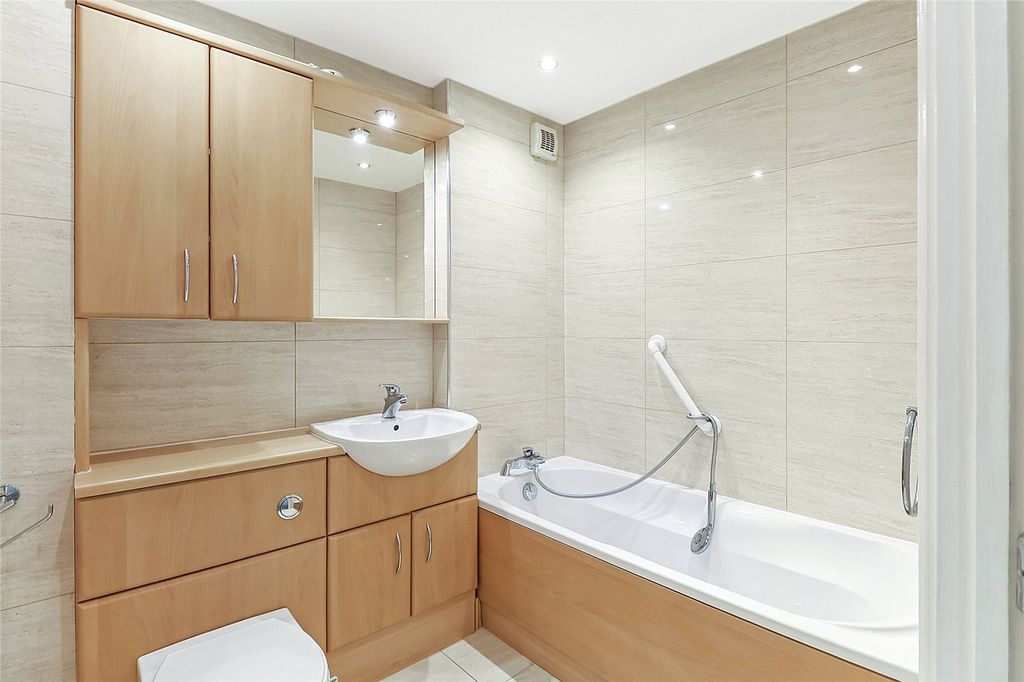 Additional image 13 of 2 bed flat for saleBarassiebank Lane, Troon, South Ayrshire KA10