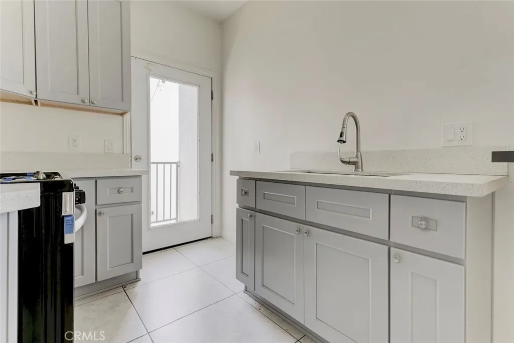 Additional image 30 of 14328 Gilmore St Unit 5, Van Nuys, CA 91401