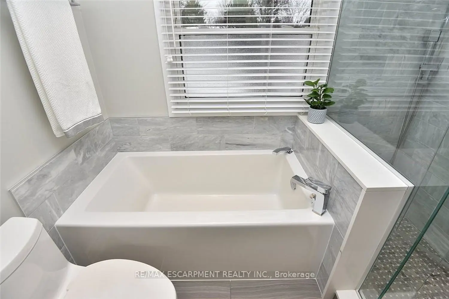 Additional image 13 of 626 Vanderburgh Drive