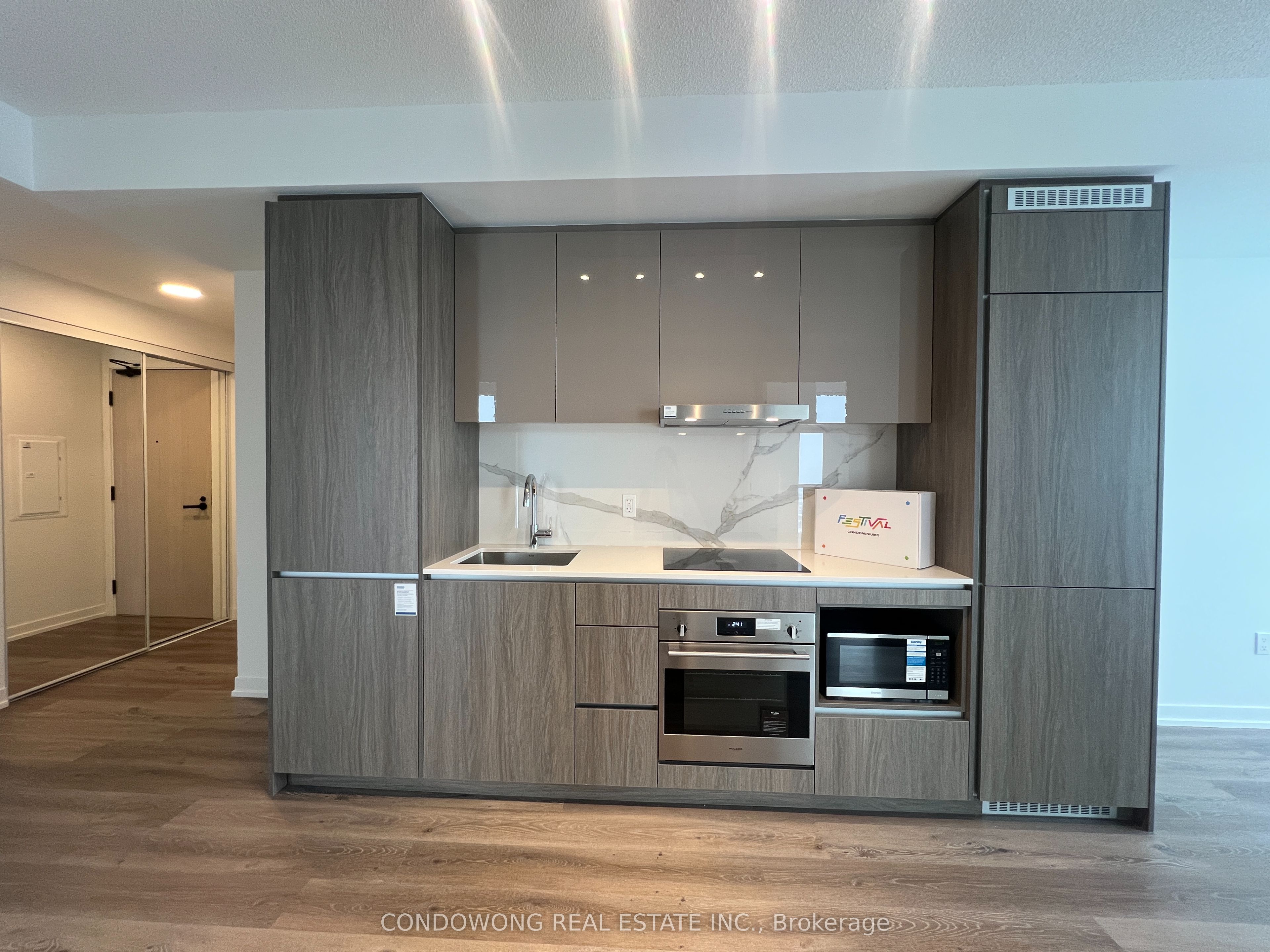3712-28 Interchange Way, Vaughan, ON, L4K 0P8 photo 4