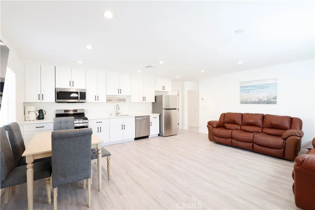 Additional image 3 of 18623 Bryant Street, Northridge, CA 91324