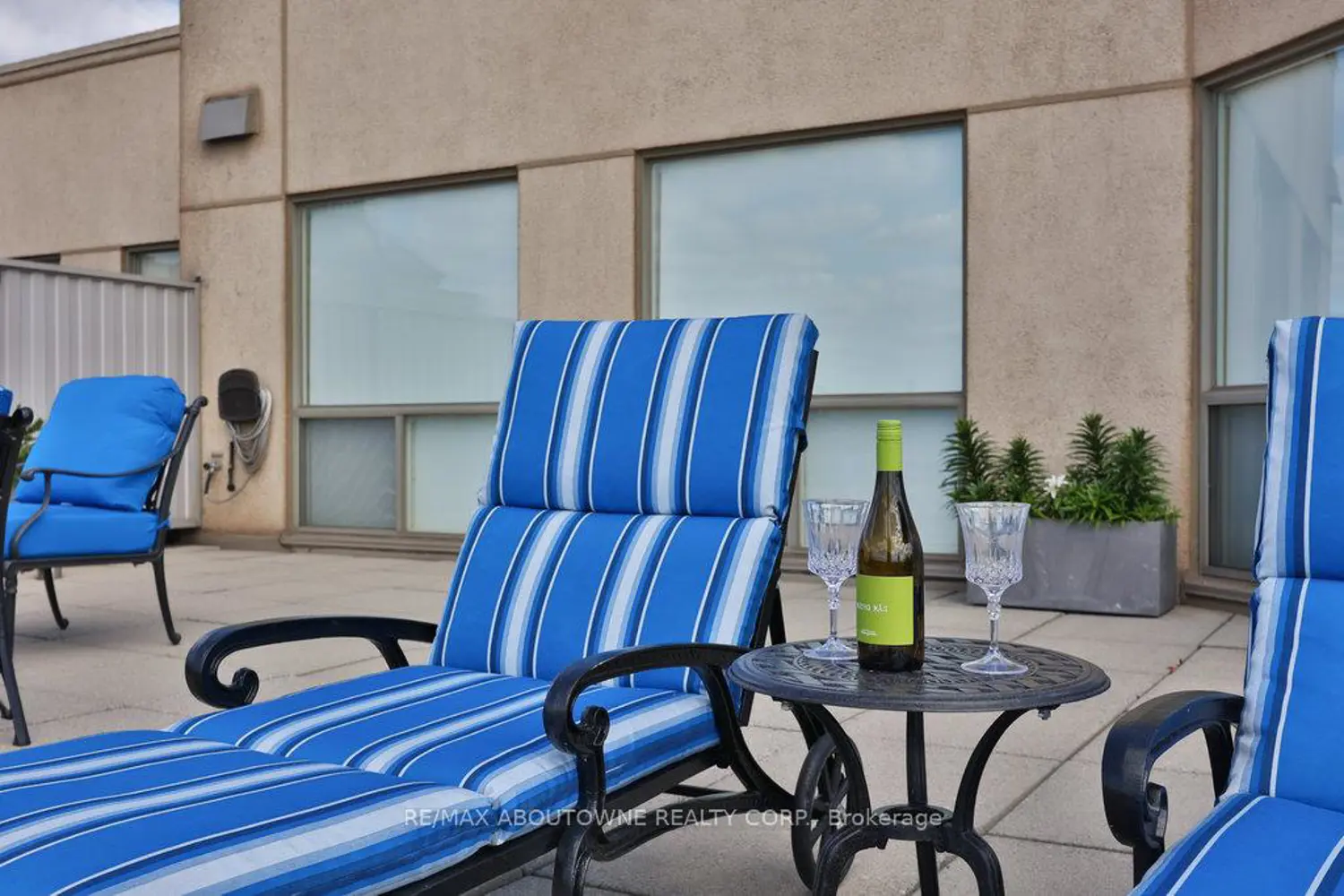 Additional image 11 of 2511 Lakeshore Road 801