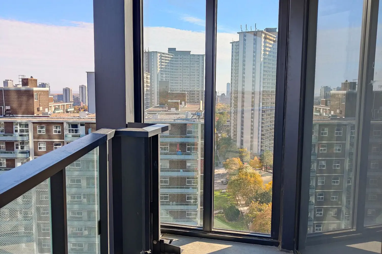 Additional image 12 of 575 Bloor Street 1507